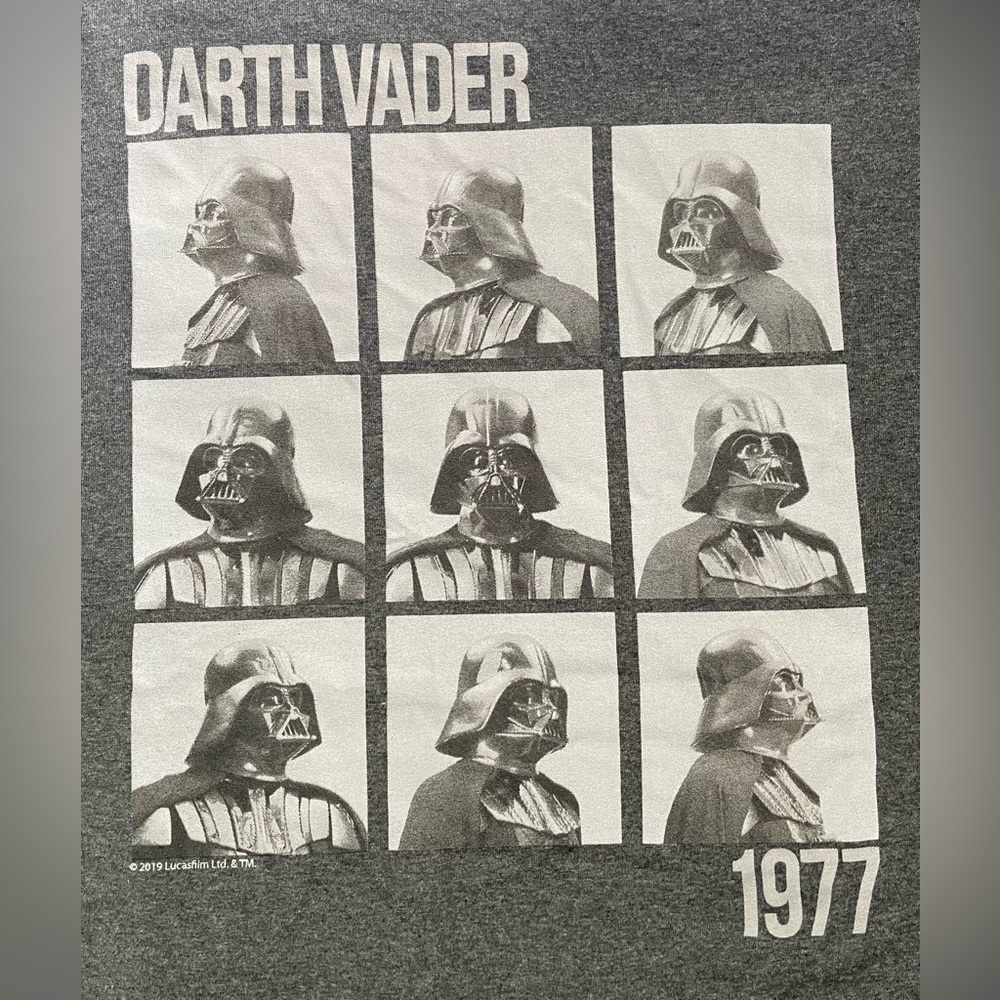 Darth Vader 1977 Gray Short Sleeve Cotton/Poly Tee Shirt Size Medium Like New!